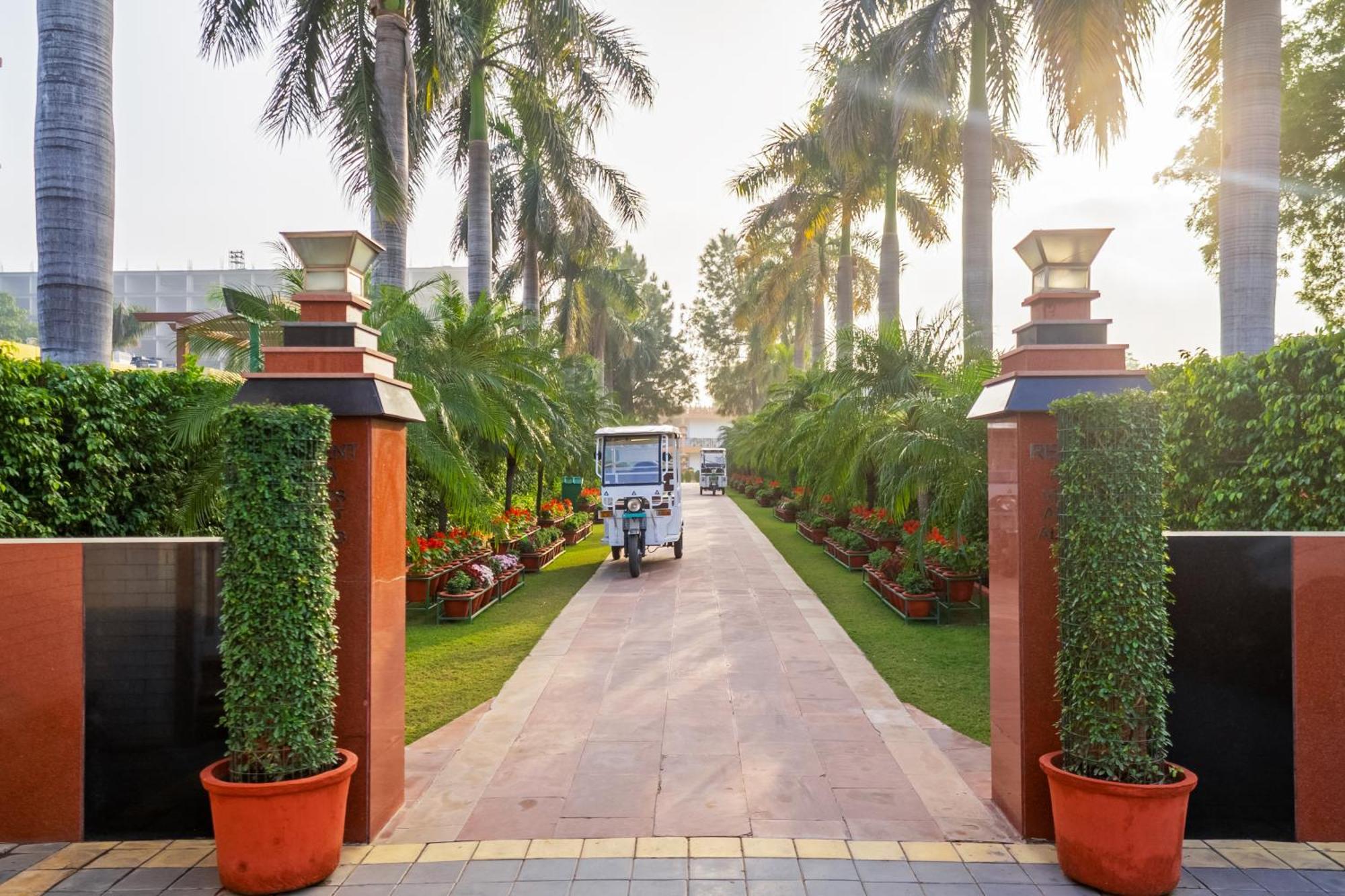 Aapno Ghar Resort & Amusement Park Gurgaon Bagian luar foto