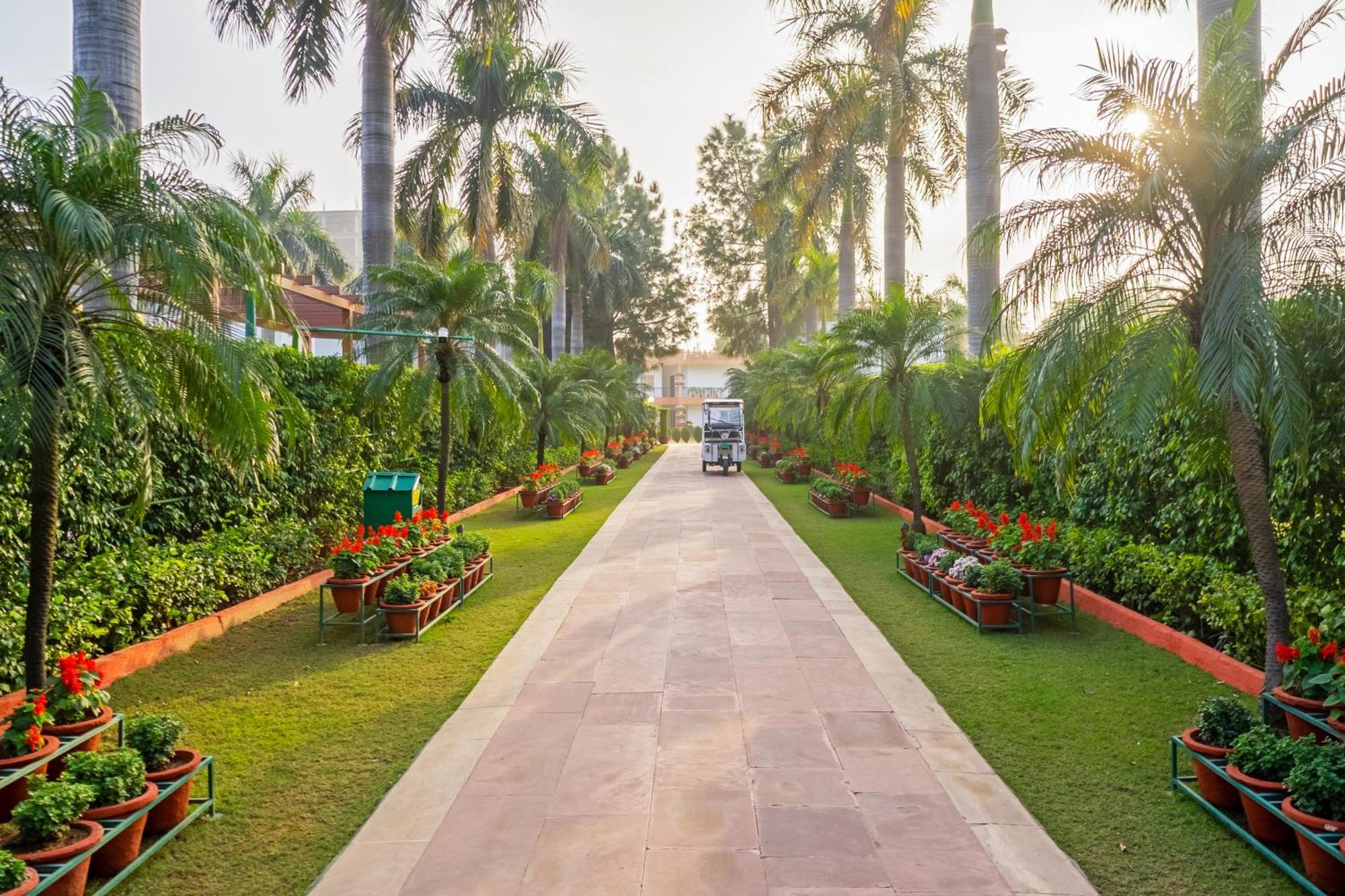 Aapno Ghar Resort & Amusement Park Gurgaon Bagian luar foto