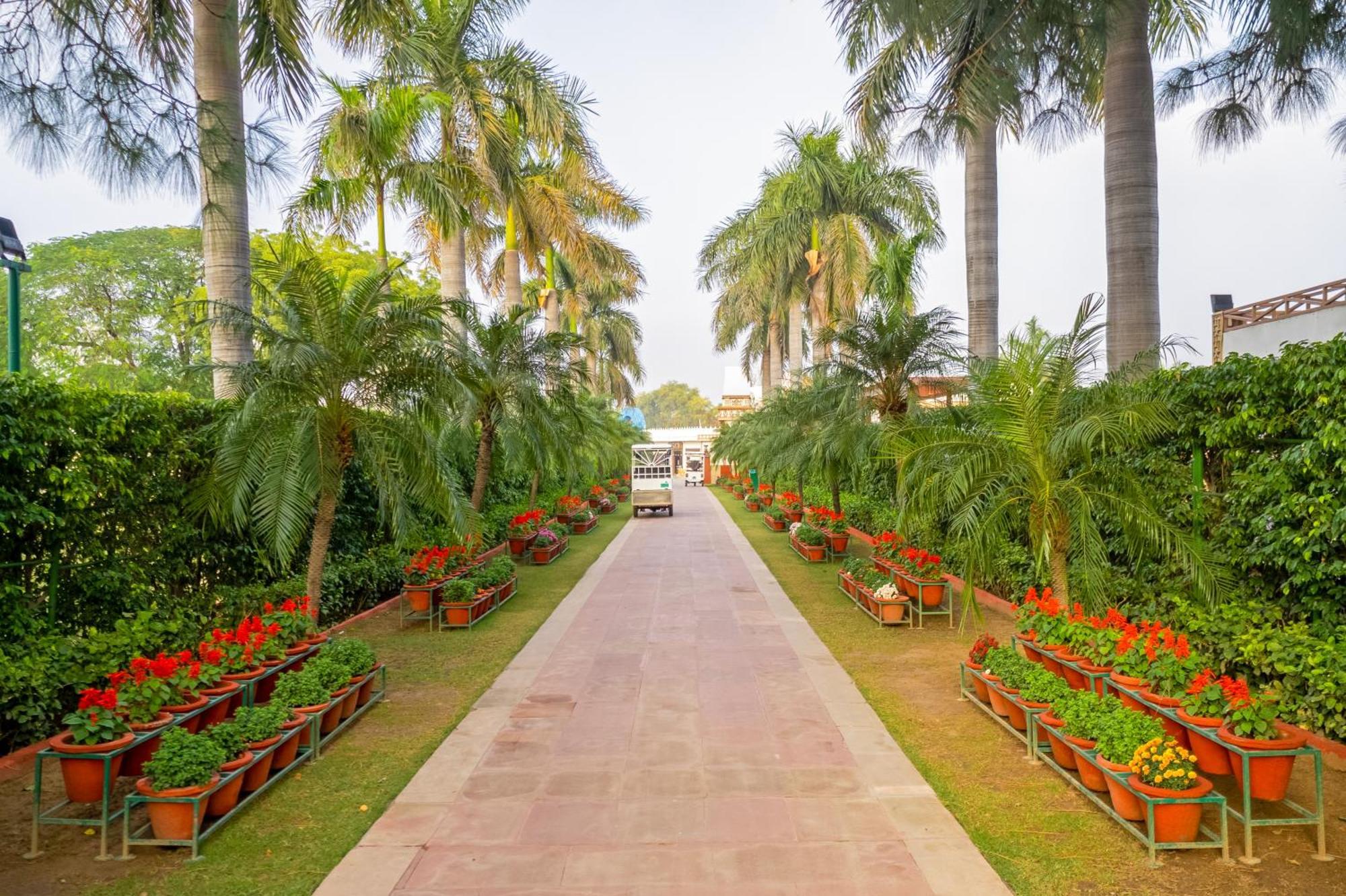 Aapno Ghar Resort & Amusement Park Gurgaon Bagian luar foto